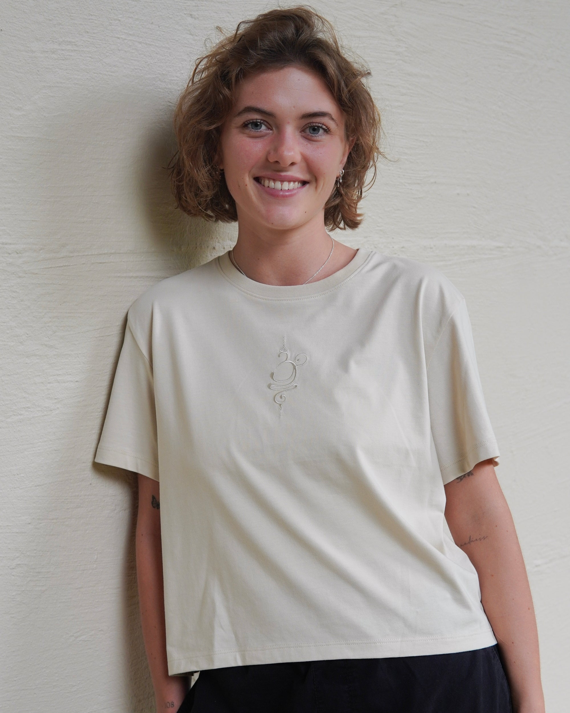 Prana Mudra Mystik Nāga Boxy Tee - Sandshell